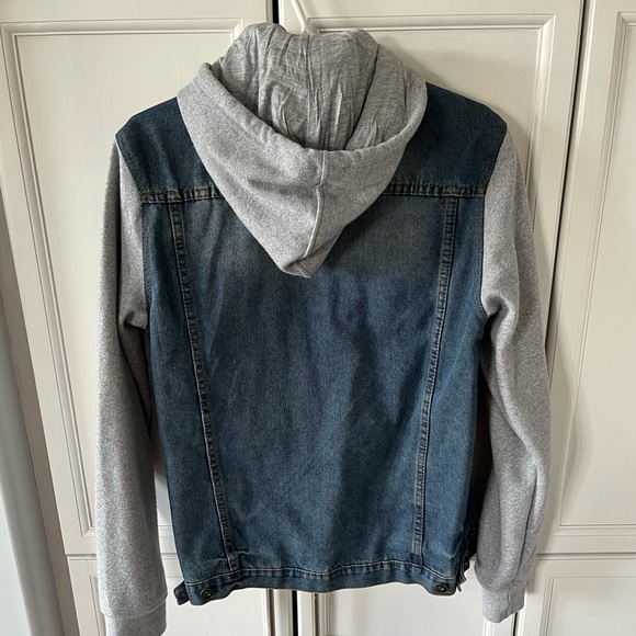 Denim & grey jacket - unisex M. Takes the bulk out of a hoodie + jean jacket! - Picture 3 of 4